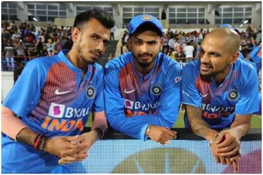 IND vs AUS : लाजीरवाण्या पराभवानंतर टीम इंडियाचे खेळाडू झाले ‘मस्तीजादे’, शेअर केला शर्टलेस फोटो