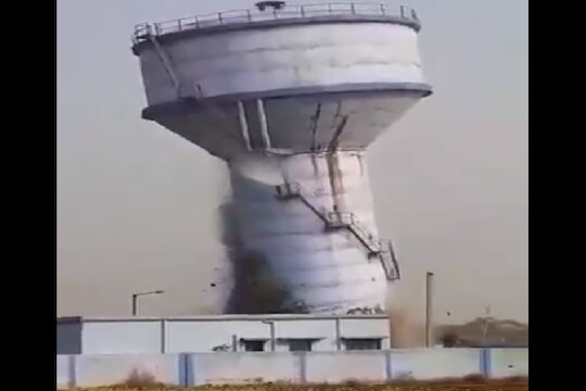 LIVE VIDEO: डोळ्यादेखत पत्त्यासारखी कोसळली हजारो लिटर पाण्याची टाकी