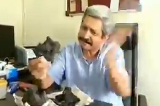 RSS चे कौतुक करत असलेले योगेश सोमण यांचे VIDEO काँग्रेसनं केले VIRAL
