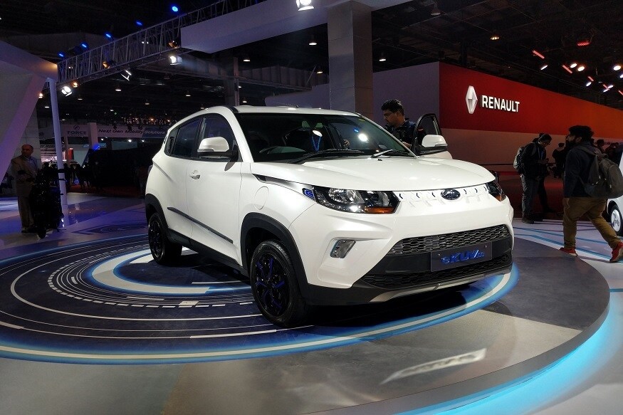 पेट्रोल व्हर्जनप्रमाणेच दिसणाऱ्या Mahindra eKUV100 कारमध्य़े 40 kWh इलेक्ट्रिक मोटारचा वापर करण्यात आला आहे, याद्वारे 53 bhp पावर आणि 120 Nm पीक टॉर्क निर्माण होतो. पेट्रोल व्हर्जनप्रमाणेच दिसणाऱ्या Mahindra eKUV100 कारमध्य़े 40 kWh इलेक्ट्रिक मोटारचा वापर करण्यात आला आहे, याद्वारे 53 bhp पावर आणि 120 Nm पीक टॉर्क निर्माण होतो.