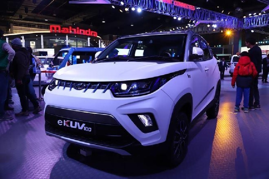 Auto Expo 2020 च्या पहिल्याच दिवशी महिंद्राने (Mahindra) भारतातील सर्वात स्वस्त इलेक्ट्रिक कार Mahindra eKUV100 लाँच केली आहे. eKUV100 भारतील सर्वात स्वस्त इलेक्ट्रिक कार असल्याचा दावा यावेळी करण्यात आला आहे. Auto Expo 2020 च्या पहिल्याच दिवशी महिंद्राने (Mahindra) भारतातील सर्वात स्वस्त इलेक्ट्रिक कार Mahindra eKUV100 लाँच केली आहे. eKUV100 भारतील सर्वात स्वस्त इलेक्ट्रिक कार असल्याचा दावा यावेळी करण्यात आला आहे.