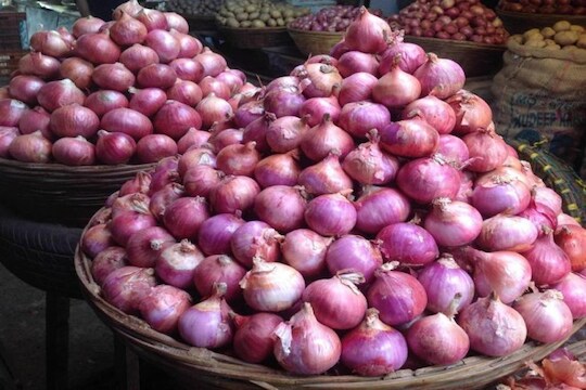 अखेर कांदा निर्यातबंदी उठवली, केंद्र सरकारचा शेतकऱ्यांना मोठा दिलासा