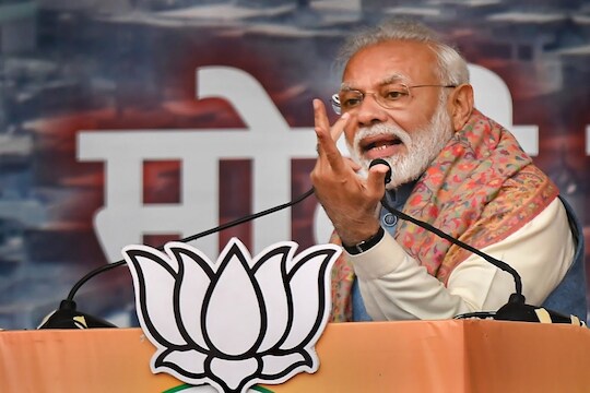 भाजपने दिल्ली गमावली...पण मोदींनी सभा घेतलेल्या 2 जागांवर कोण जिंकलं?