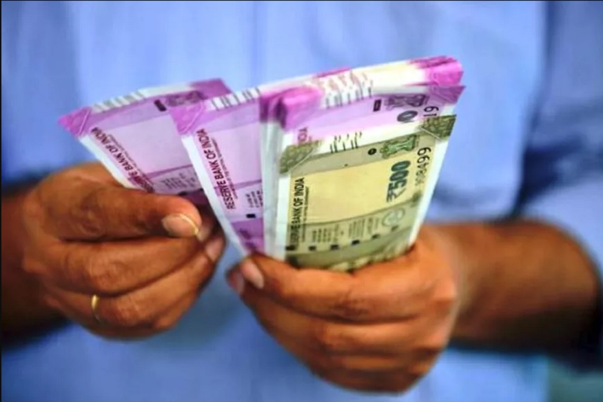 नोकरदारांनो, पगारवाढीची अपेक्षा नकोच! यंदा Salary hike असू शकते सर्वांत कमी