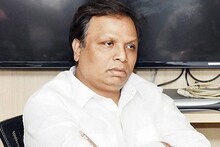 आशिष शेलार यांची बुद्धी गुडघ्यामध्ये; शिवसेनेचे 'जोडेमारो' आंदोलन