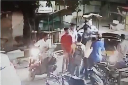 VIDEO : डोंबिवलीत पार्किंगच्या वादातून तुफान हाणामारी, पोलिसाला बेदम मारहाण