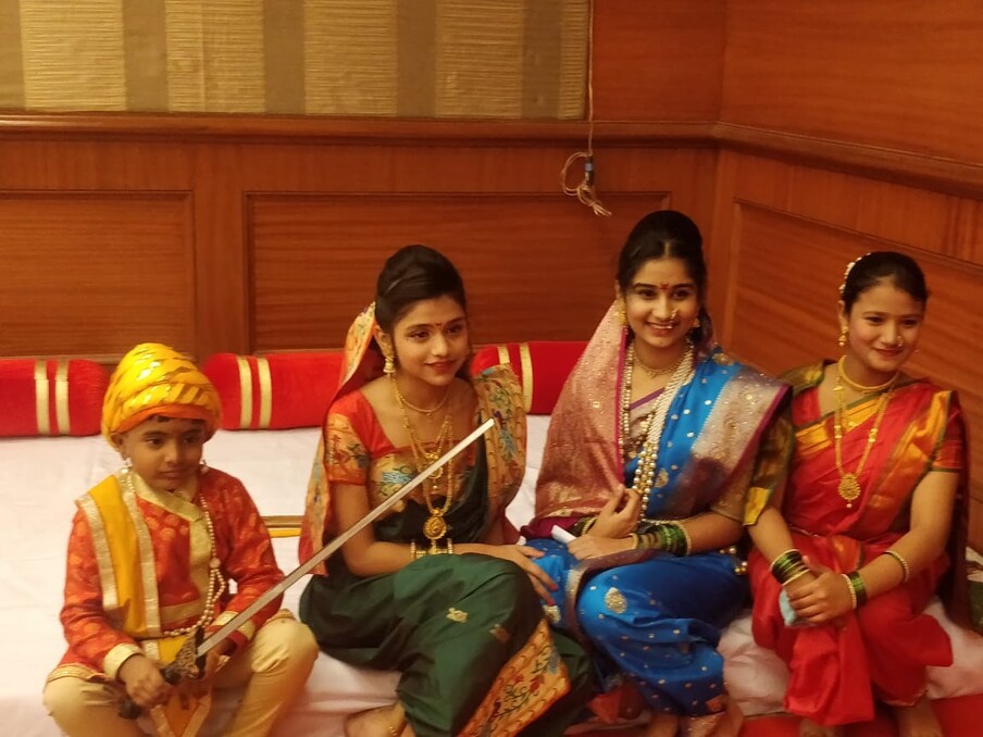 सोबतच नाशिकचे ढोल पथक आणि लेझीम पथकाने जयंती कार्यक्रमात रंगत आली.