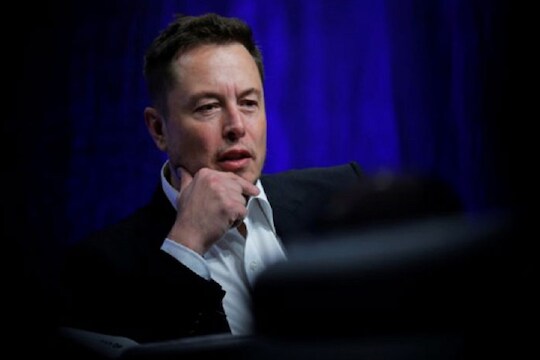 जानेवारी महिन्यात त्याने दरदिवशी कमावले 3 हजार कोटी रुपये, जेफ बेजोसलासुद्धा जमलं नाही