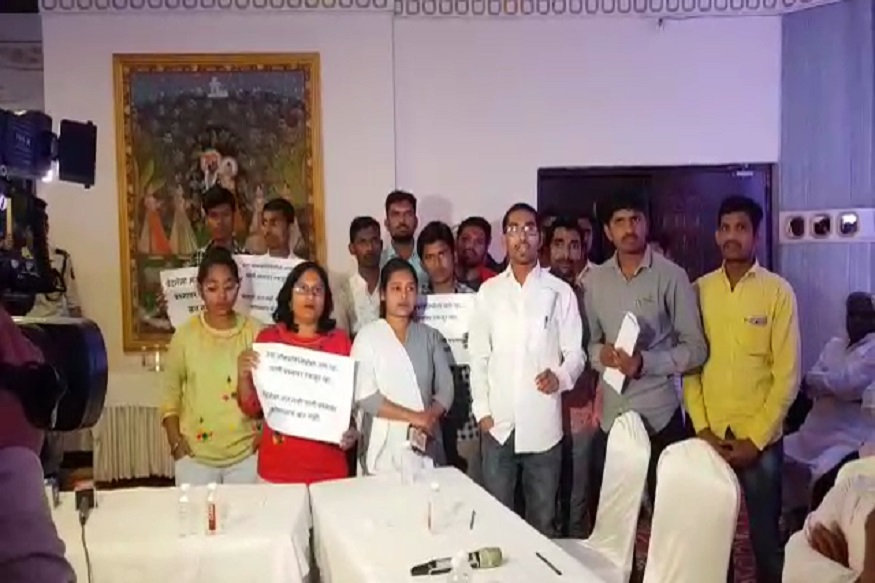 हातपाय दाबून थकलो, आता गळा दाबायची वेळ, मराठवाड्याच्या पाणी प्रश्नावर विद्यार्थी आक्रमक