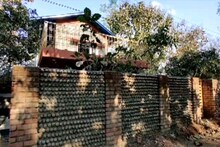 असा हा सुंदर 'प्लास्टिकचा’ बंगला! पुणेकराच्या अनोख्या बंगल्याची देशभर चर्चा