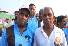 खतरनाक! 72 वर्षीय वडील आणि 45 वर्षाच्या मुलाने गाजवली क्रिकेट स्पर्धा