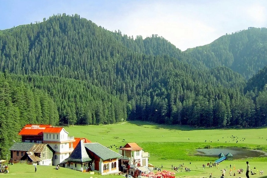 धर्मशाला - हिमाचल प्रदेशातील धर्मशाला असं नगर आहे, जिथं तुम्ही गेल्यानंतर तुमचं मन अगदी प्रसन्न होईल, फ्रेश हवा मिळाल्याने तुम्हाला ताजंतवानं वाटेल. इथं फिरण्यासाठी अनेक ठिकाणं आहेत. धर्मशाला - हिमाचल प्रदेशातील धर्मशाला असं नगर आहे, जिथं तुम्ही गेल्यानंतर तुमचं मन अगदी प्रसन्न होईल, फ्रेश हवा मिळाल्याने तुम्हाला ताजंतवानं वाटेल. इथं फिरण्यासाठी अनेक ठिकाणं आहेत.