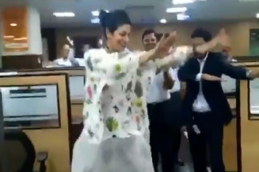 बॉस असावा तर असा! कंपनीच्या कर्मचाऱ्यांसोबत CEO नी केला डान्स, पाहा VIDEO