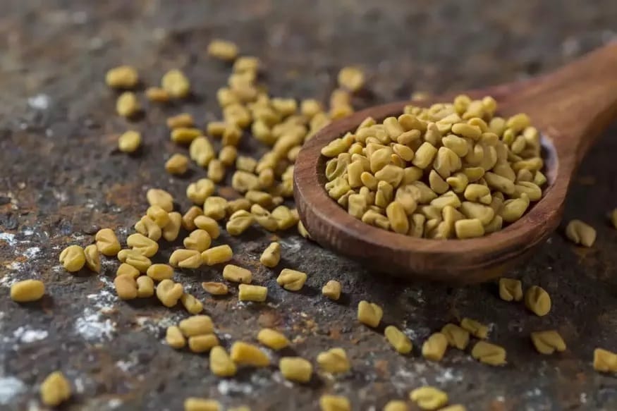 मेथी दाणा – एक चमचा मेथीचे दाणे ग्लासभर पाण्यात भिजवून ठेवा आणि हे पाणी सकाळी प्या. मेथी दाणे टाकून उकळलेलं पाणी तुम्ही ब्रेकफास्ट किंवा लंचनंतरही पिऊ शकता. प्रेग्नन्सीनंतर उद्भवणारी सांधेदुखीची समस्याही मेथीच्या सेवनाने दूर होते. मेथी दाणा – एक चमचा मेथीचे दाणे ग्लासभर पाण्यात भिजवून ठेवा आणि हे पाणी सकाळी प्या. मेथी दाणे टाकून उकळलेलं पाणी तुम्ही ब्रेकफास्ट किंवा लंचनंतरही पिऊ शकता. प्रेग्नन्सीनंतर उद्भवणारी सांधेदुखीची समस्याही मेथीच्या सेवनाने दूर होते.