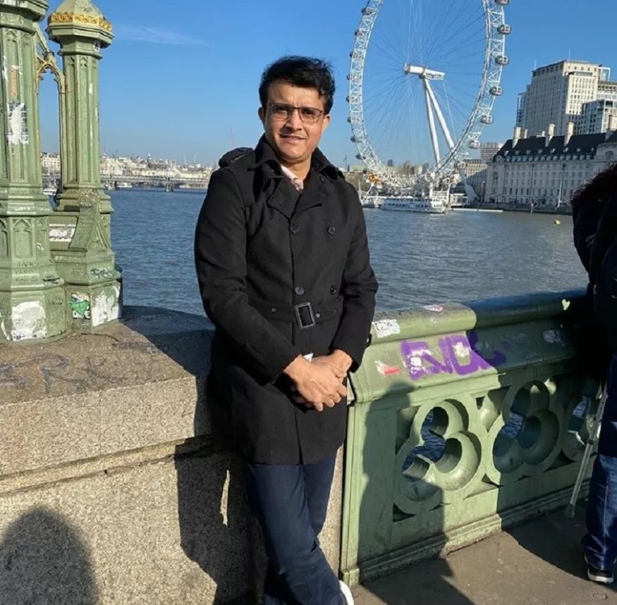 भारताचा माजी कर्णधार आणि बीसीसीआय अध्यक्ष सौरव गांगुली सध्या लंडनमध्ये आहे. त्याने लंडनमध्ये घर घेतल्याचं म्हटलं जात आहे. भारताचा माजी कर्णधार आणि बीसीसीआय अध्यक्ष सौरव गांगुली सध्या लंडनमध्ये आहे. त्याने लंडनमध्ये घर घेतल्याचं म्हटलं जात आहे.