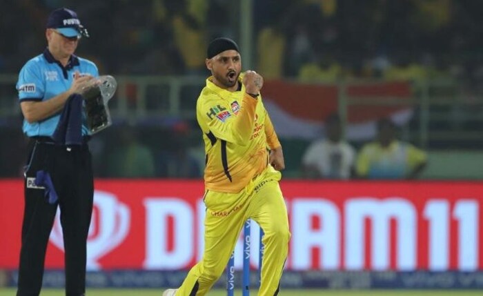 हरभजन सिंगही आयपीएलमधून निवृत्ती घेऊ शकतो. मुंबई इंडियन्स संघाकडून खेळणाऱ्या हरभजन सध्या चेन्नई संघात आहे. 2019मध्ये त्यानं 11 सामन्यात 16 विकेट घेतल्या. मात्र हरभजनने स्वत:च आयपीएलनंतर निवृत्ती घेणार असल्याचे सांगितले आहे. 