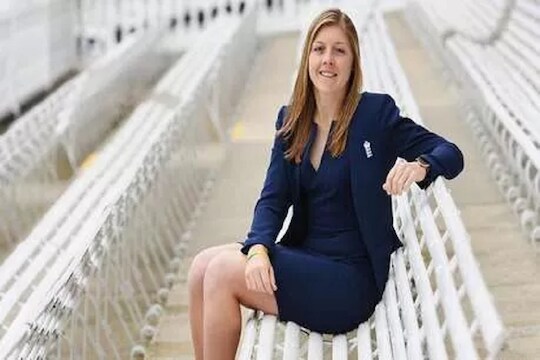 Women T20 World Cup : 17 चेंडूत वसूल केल्या 76 धावा, महिला क्रिकेटपटूची तुफान फटकेबाजी