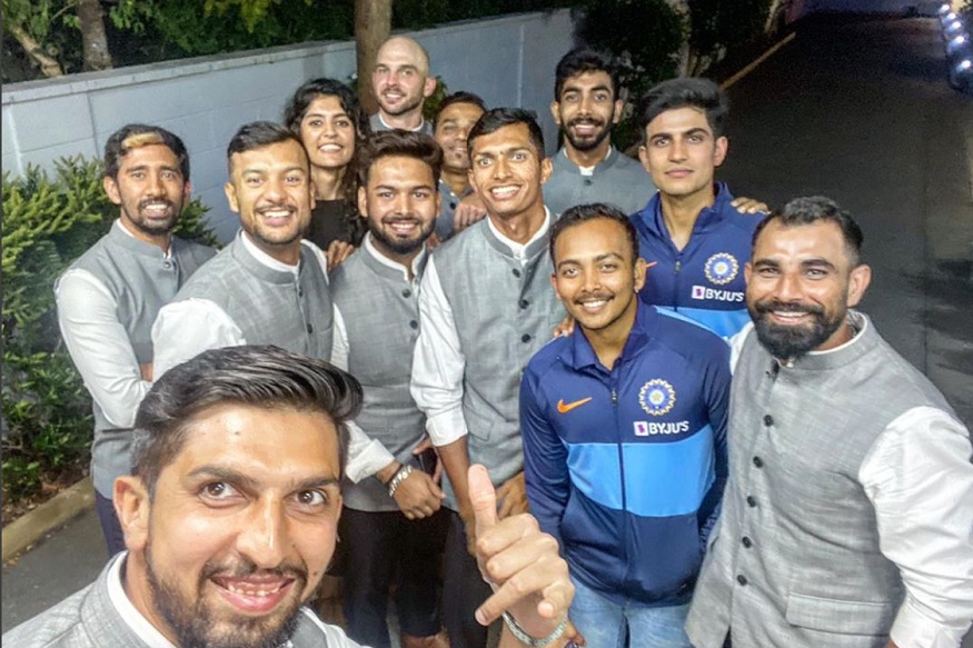 नवदीप सैनीने शेअर केला फोटो, पॉर्न स्टारच्या नावाने टीम इंडिया ट्रोल