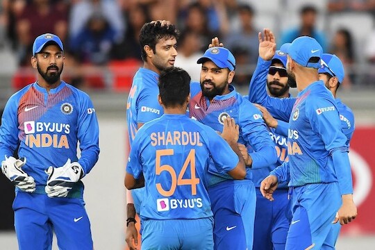 विराटने केला फेव्हरेट खेळाडूचा पत्ता कट! फॉर्ममध्ये असतानाच न्यूझीलंड दौऱ्यातून काढलं बाहेर