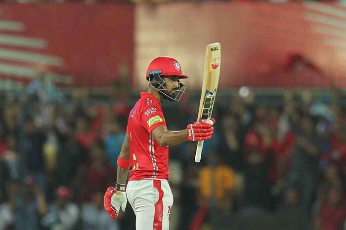 सध्या फॉर्ममध्ये असलेला भारताचा क्रिकेटपटू केएल राहुल किंग्ज इलेव्हनचे नेतृत्व करणार आहे. पहिल्यांदाच आयपीएलमध्ये कर्णधारपद भूषवणाऱ्या केएल राहुलला पंजाबचा संघ या हंगामात 11 कोटी रुपये देणार आहे.