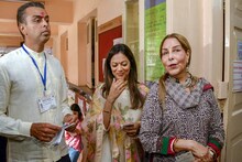 मिलिंद देवरांचं राजकारण वडिलांच्या जीवावर, काँग्रेसच्या महिला नेत्याचा आरोप