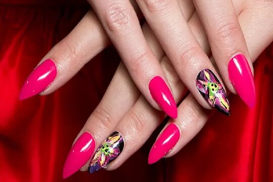 महिलेला 388 रुपये किमतीचं नेल-पॉलिश पडलं 92,466 रुपयांना, ऑनलाइन खरेदीचा दणका