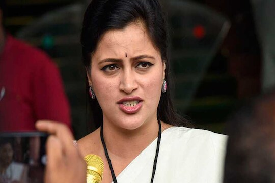 ...आणि खासदार नवनीत राणांनी अधिकाऱ्यांना घेतलं फैलावर!