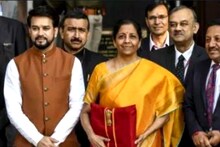 Budget 2020:बजेट मांडताना अर्थमंत्री निर्मला सीतारामन यांनी का नेसली पिवळी साडी?