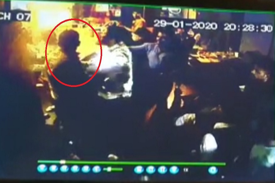 मद्यधुंद पोलिसाची गुंडगिरी, गुन्हेगारांना सोबत घेत 'बार' मालकाला मारहाण