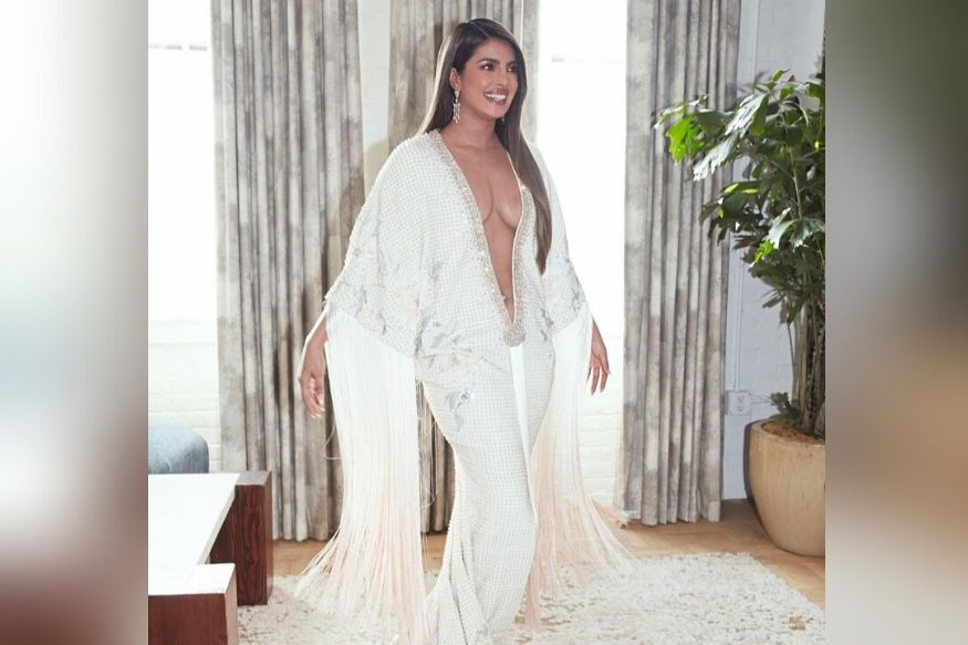 ‘मी त्या Look मध्ये कम्फर्टेबल होते कारण...’ प्रियांकानं सांगितलं रिव्हिलिंग ड्रेसचं सिक्रेट