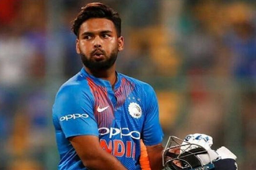 भारतीय क्रिकेट संघाचा युवा यष्टीरक्षक फलंदाज ऋषभ पंतने सुमारे एक महिन्यापूर्वी टी -20 संघात स्थान मिळवले होते. पंत हा विश्वचषकातील विकेटकीपर मानला जात होता परंतु आता केएल राहुलमुळे समीकरण बदलले आहे. भारतीय क्रिकेट संघाचा युवा यष्टीरक्षक फलंदाज ऋषभ पंतने सुमारे एक महिन्यापूर्वी टी -20 संघात स्थान मिळवले होते. पंत हा विश्वचषकातील विकेटकीपर मानला जात होता परंतु आता केएल राहुलमुळे समीकरण बदलले आहे.