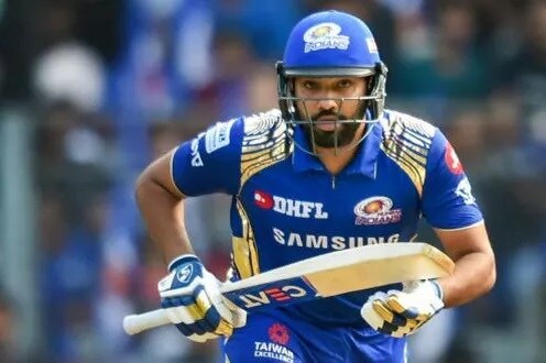 रोहितच्या नेतृत्वाखाली मुंबई इंडियन्स संघाने 2013, 2015, 2017, 2019मध्ये आयपीएलचे विजेतेपद मिळवले. मुंबई इंडियन्सकडून रोहित सलामीला फलंदाजीसाठी उतरतो. रोहितच्या नेतृत्वाखाली मुंबई इंडियन्स संघाने 2013, 2015, 2017, 2019मध्ये आयपीएलचे विजेतेपद मिळवले. मुंबई इंडियन्सकडून रोहित सलामीला फलंदाजीसाठी उतरतो.