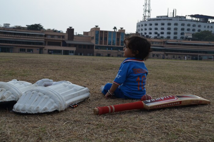 अशाच एका 10 महिन्याच्या चिमुरड्याची इंटरनेटवर चर्चा आहे. 10 महिन्याच्या श्रेशथचे फोटो पाहून सचिनही भावूक झाला. 