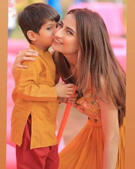 श्वेताची मुलगी पलक हिचाही एक फोटो सोशल मीडियावर व्हायरल होताना दिसत आहे. ज्यात ती तिच्या लहान भावासोबत दिसत आहे. या फोटोमध्ये या दोघांमधील क्यूट बॉन्डिंग पाहायला मिळत आहे.  