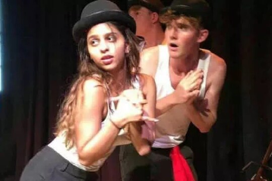 किंग खानच्या लेकीची मित्रांसोबत धम्माल, सोशल मीडियावर फोटोंची चर्चा