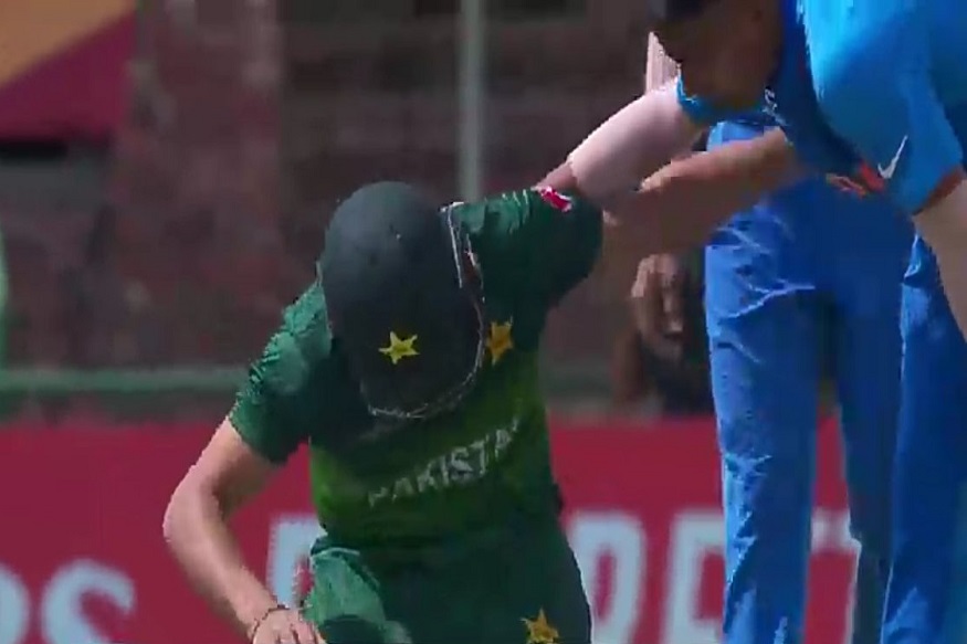 पाकच्या हैदरला चेंडू लागताच धावला भारतीय खेळाडू, फोटो पाहून कराल सॅल्यूट!