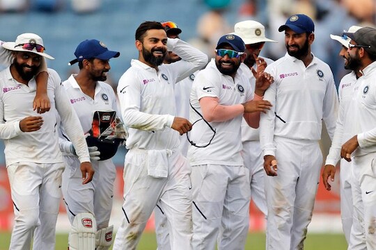 IND vs NZ : फॉर्ममध्ये नाही तरी कोहलीनं रचला अनोखा विक्रम, द्रविड-सचिनच्या पंगतीत मिळवलं स्थान