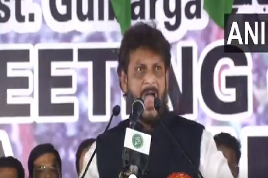 VIDEO '15 कोटी आहोत पण 100 कोटींवर भारी आहोत', वारिस पठाण यांचं चिथावणीखोर भाषण