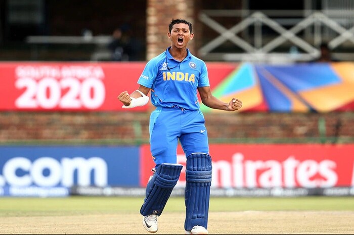 त्यामुळं वर्ल्ड कपच्या 6 सामन्यात 400हून अधिक धावा करणाऱ्या यशस्वीने जवळजवळ टीम इंडियात आपली जागा निश्चित केली आहे. त्यामुळं पुढील काही वर्षात यशस्वी टीम इंडियाचा सुपरस्टार होऊ शकतो. 