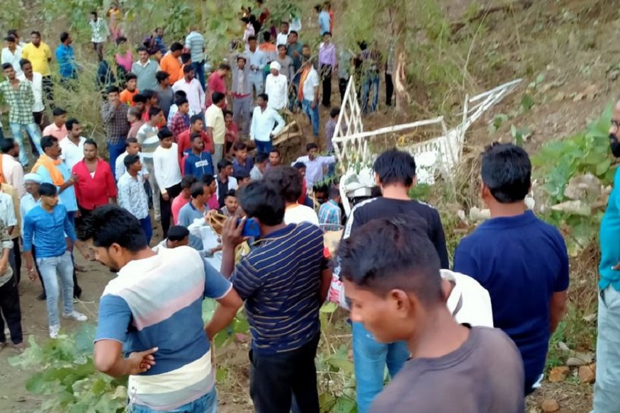 अस्थी विसर्जन केल्यानंतर कुटुंबावर काळाचा घाला; भीषण अपघातात 7 जण ठार, 14 जखमी
