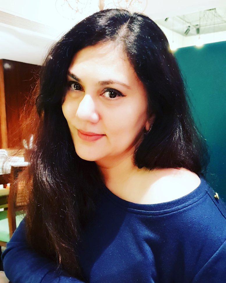 दीपिका सोशल मीडियावर बरीच सक्रिय आहे. ती नेहमीच इन्स्टाग्रामवर तिचे फोटो शेअर करताना दिसते. मागच्या वर्षी रिलीज झालेल्या बाला सिनेमात दीपिकानं यामी गौतमच्या आईची भूमिका साकारली होती. दीपिका सोशल मीडियावर बरीच सक्रिय आहे. ती नेहमीच इन्स्टाग्रामवर तिचे फोटो शेअर करताना दिसते. मागच्या वर्षी रिलीज झालेल्या बाला सिनेमात दीपिकानं यामी गौतमच्या आईची भूमिका साकारली होती.