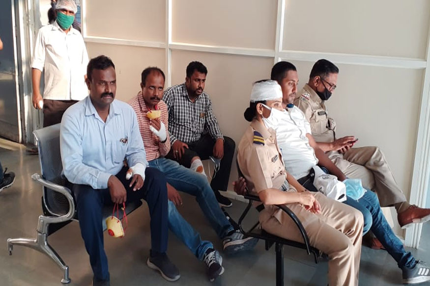 बारामतीत क्वारंटाईन केलेल्या नागरिकांचा पोलिसांवरच हल्ला, दगडफेकीत 5 जखमी