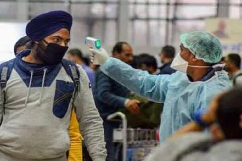 कोरोना व्हायरस पीडित देशांमधून भारतात परतलेले दहाजण बेपत्ता झाल्यानं खळबळ उडाली आहे. आता पोलिसांनी शोधमोहीम सुरू केली आहे.
