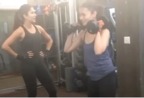 जिम ट्रेनर कतरिनाने आलियाला दिले व्यायामाचे धडे, पाहा हा VIDEO