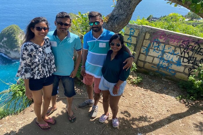 मुख्य म्हणजे कोरोनामुळे इंडोनेशियातील सर्व हॉटेल रिकामी करण्यात आली आहेत. त्यामुळे या जोडप्यांना राहण्यासही जागा नाही आहे. 