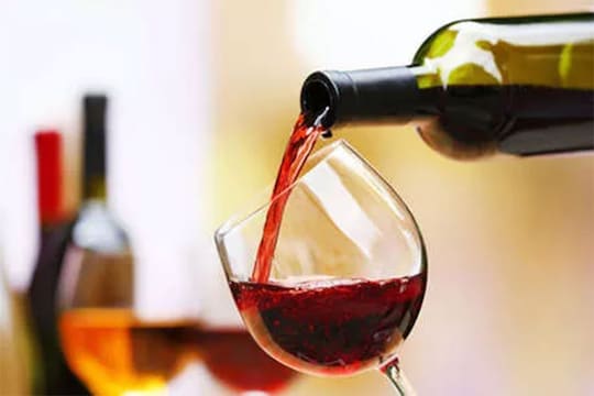 Coronavirus Lockdown: दारुचा जीवनावश्यक वस्तूंमध्ये समावेश, या राज्यात विक्री सुरु राहणार