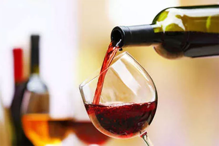 Coronavirus Lockdown: दारुचा जीवनावश्यक वस्तूंमध्ये समावेश, या राज्यात विक्री सुरु राहणार