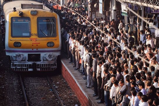 मोठी बातमी : JEE आणि NEET ची परीक्षा देणाऱ्या विद्यार्थ्यांना लोकलमध्ये प्रवास करण्याची मुभा