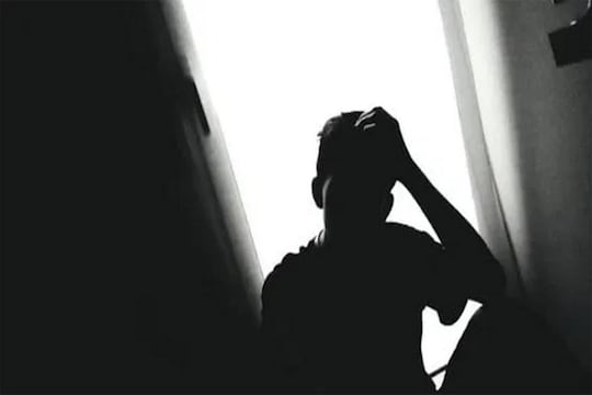 ..तर घरात बोभाटा करीन; शरीरसंबंध ठेवण्यास वहिनीनं 15 वर्षीय दीराला केलं मजबूर