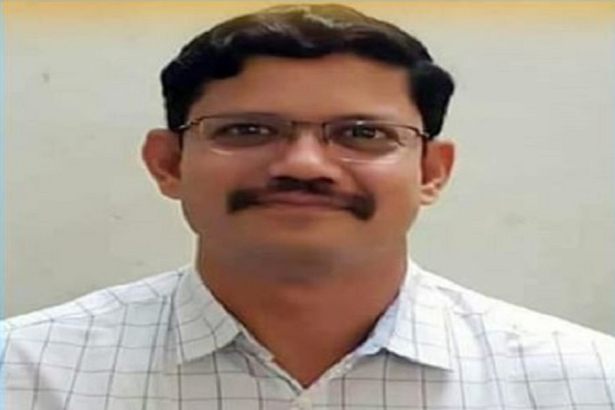 माझं राज्य संकटात, मला हजर व्हावं लागेल, आईच्या पार्थिवाला अग्नी देऊन प्रांताधिकारी दीड दिवसात कर्तव्यावर!
